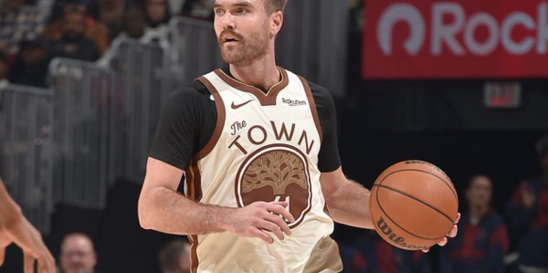 500彩票网官方-西部排名又乱了：独行侠创NBA奇迹，湖人收大礼，5队排名互换