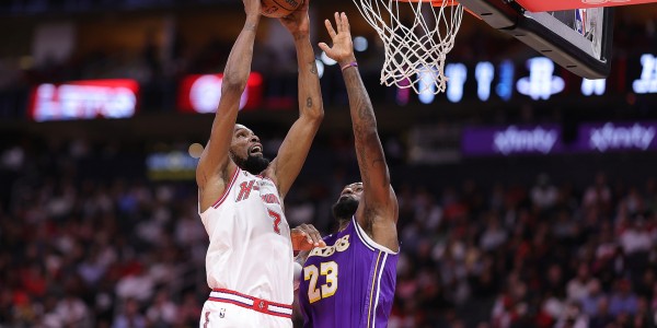 500万彩票网-詹杜生涯季后赛交手10+且双双场均轰下30+  历史独一对儿！